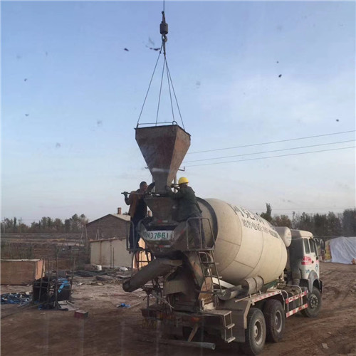 思茅区“精准瞄准”—— 吊车的 “定位导航” 技术