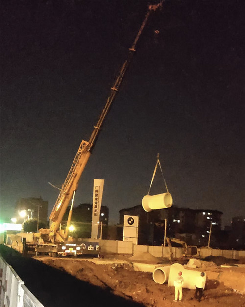 思茅区“弯臂矫正”—— 吊车的 “形变补偿” 技术